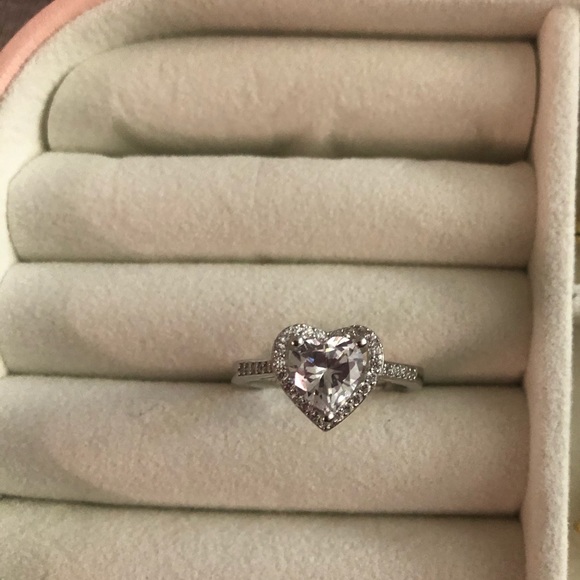 NEWπS925 heart shape ringπ size 7ππ - Picture 1 of 5